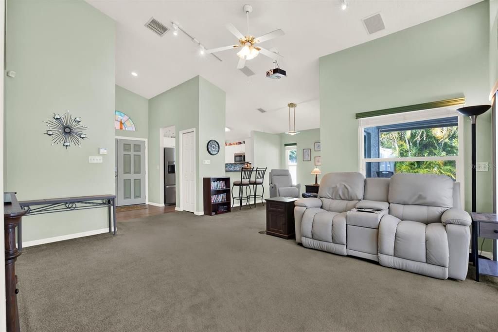 Active With Contract: $599,900 (3 beds, 2 baths, 1540 Square Feet)
