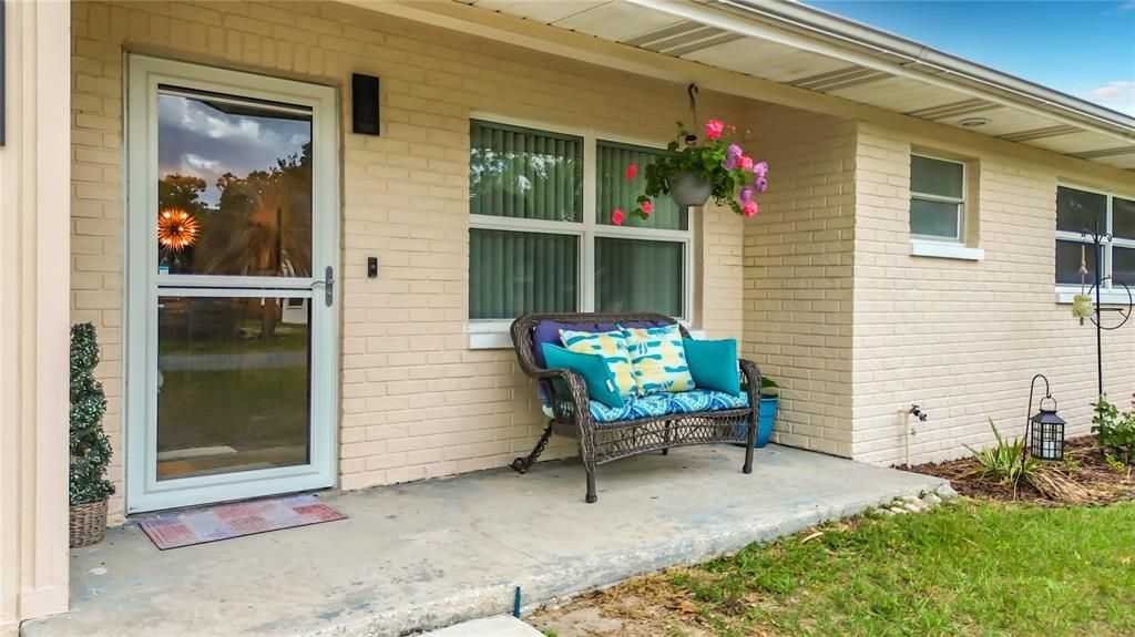 Active With Contract: $294,500 (3 beds, 2 baths, 1500 Square Feet)