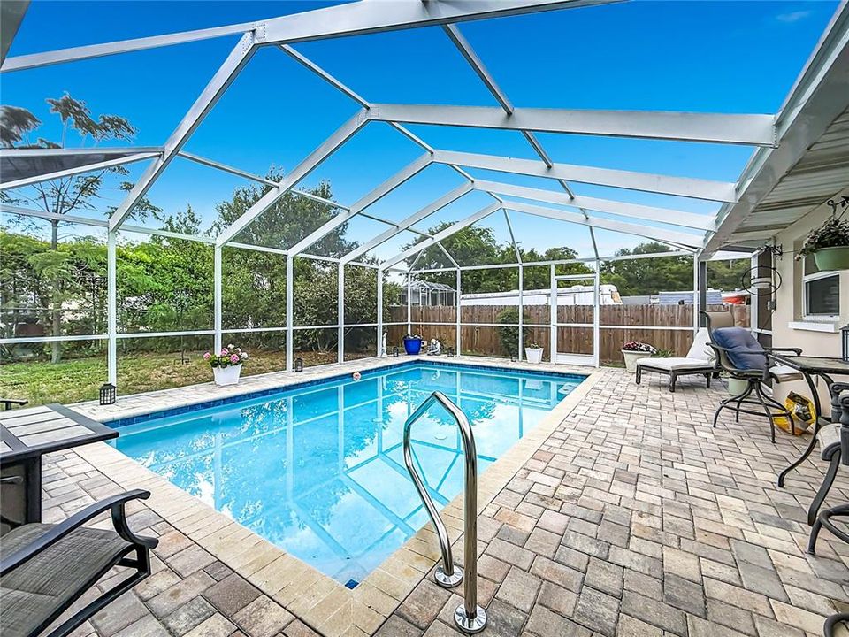 Active With Contract: $294,500 (3 beds, 2 baths, 1500 Square Feet)