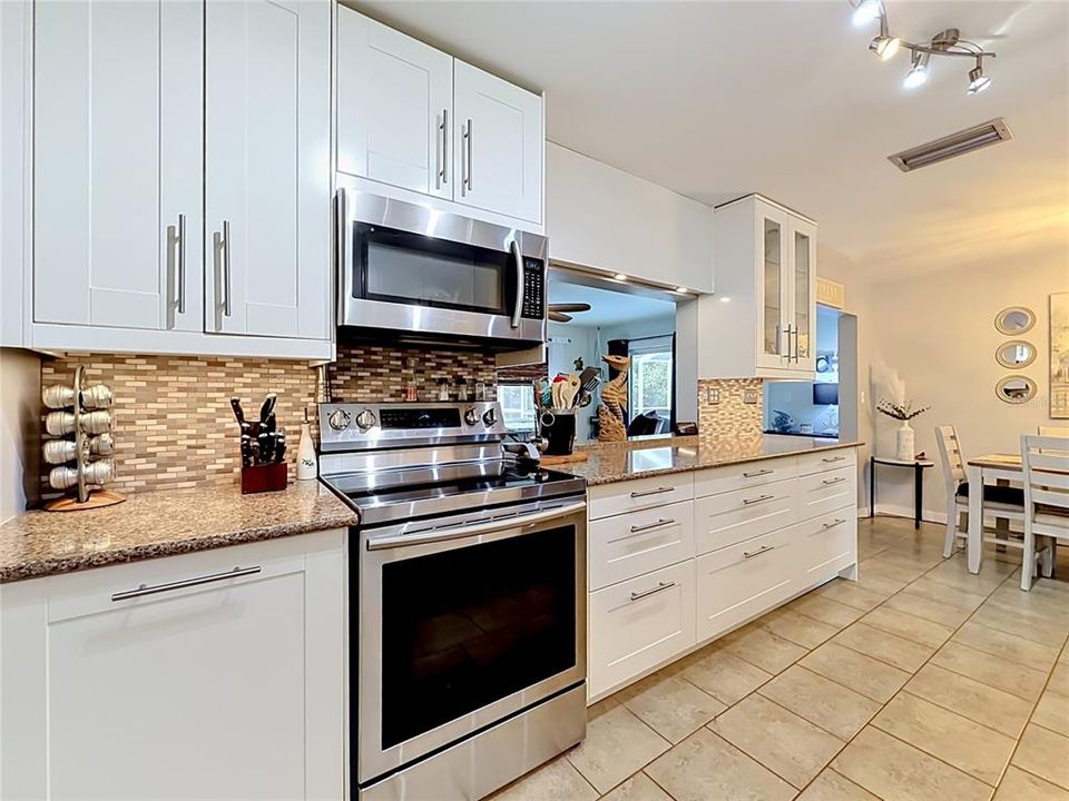 Active With Contract: $294,500 (3 beds, 2 baths, 1500 Square Feet)