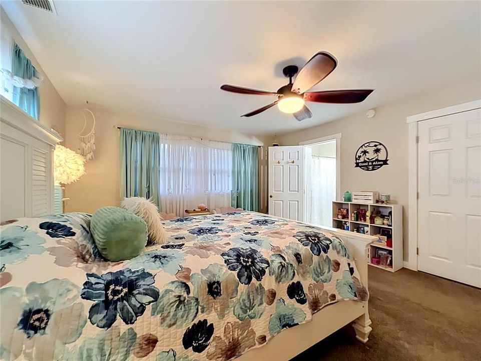 Active With Contract: $294,500 (3 beds, 2 baths, 1500 Square Feet)