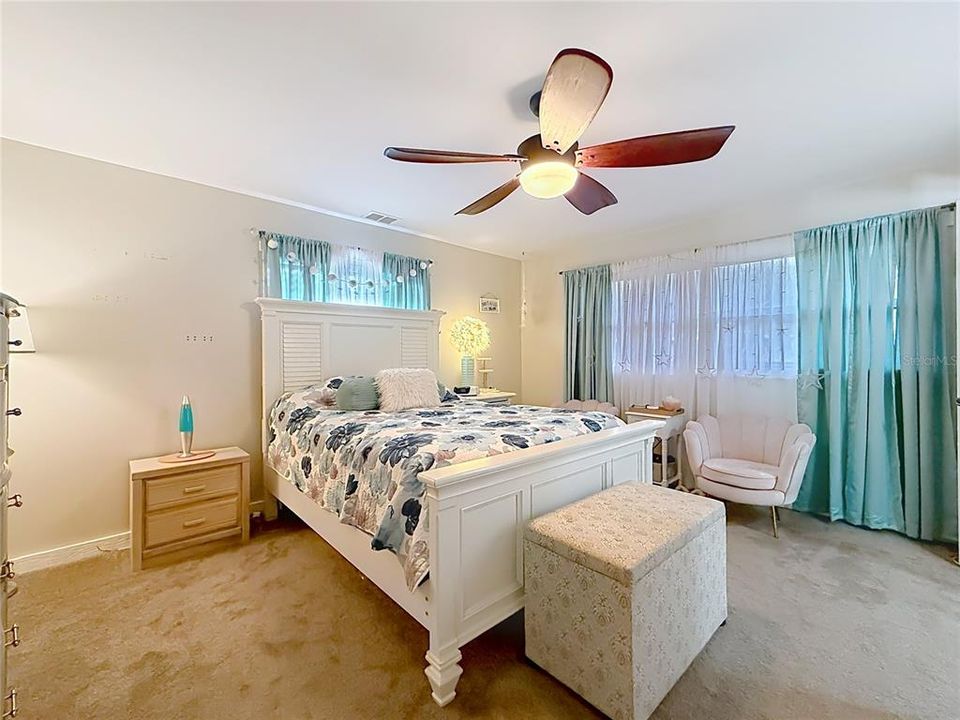 Active With Contract: $294,500 (3 beds, 2 baths, 1500 Square Feet)
