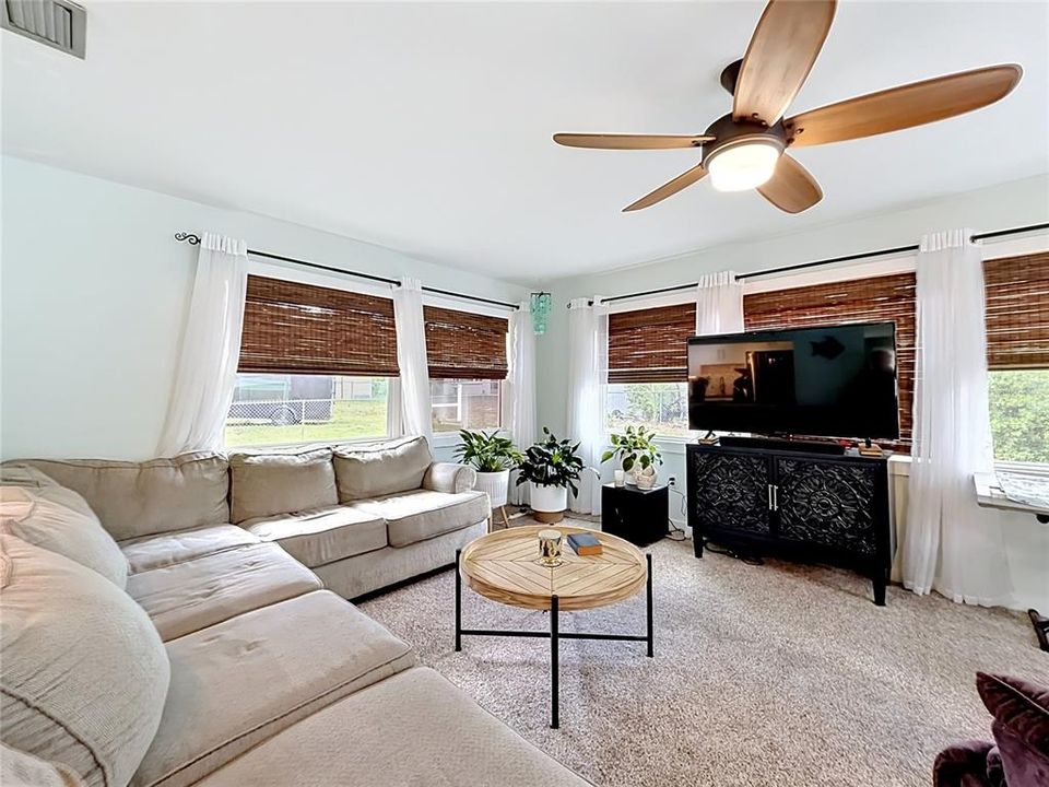 Active With Contract: $294,500 (3 beds, 2 baths, 1500 Square Feet)