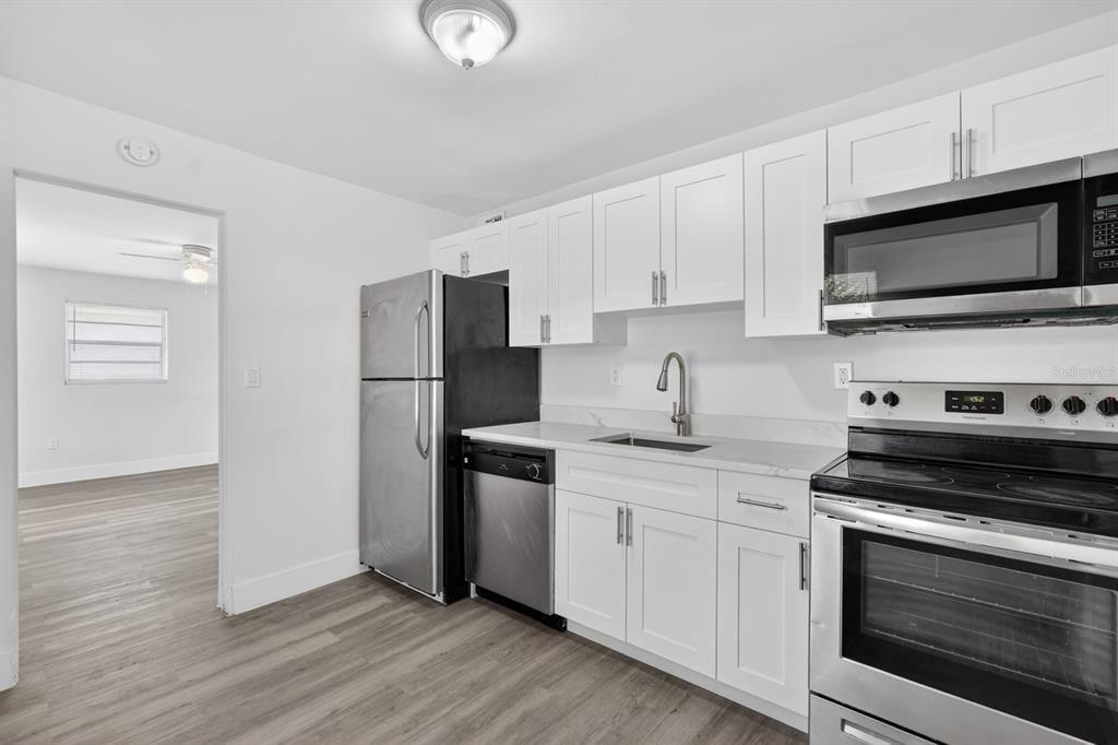На продажу: $189,000 (3 спален, 1 ванн, 822 Квадратных фут)
