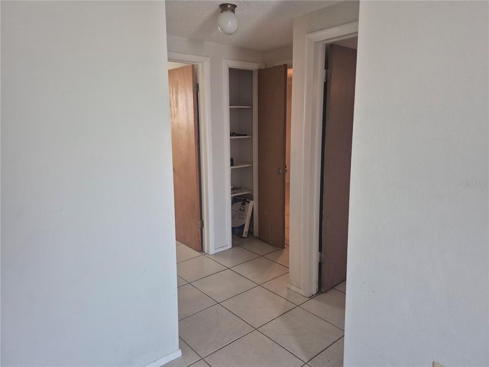 На продажу: $172,000 (2 спален, 1 ванн, 970 Квадратных фут)