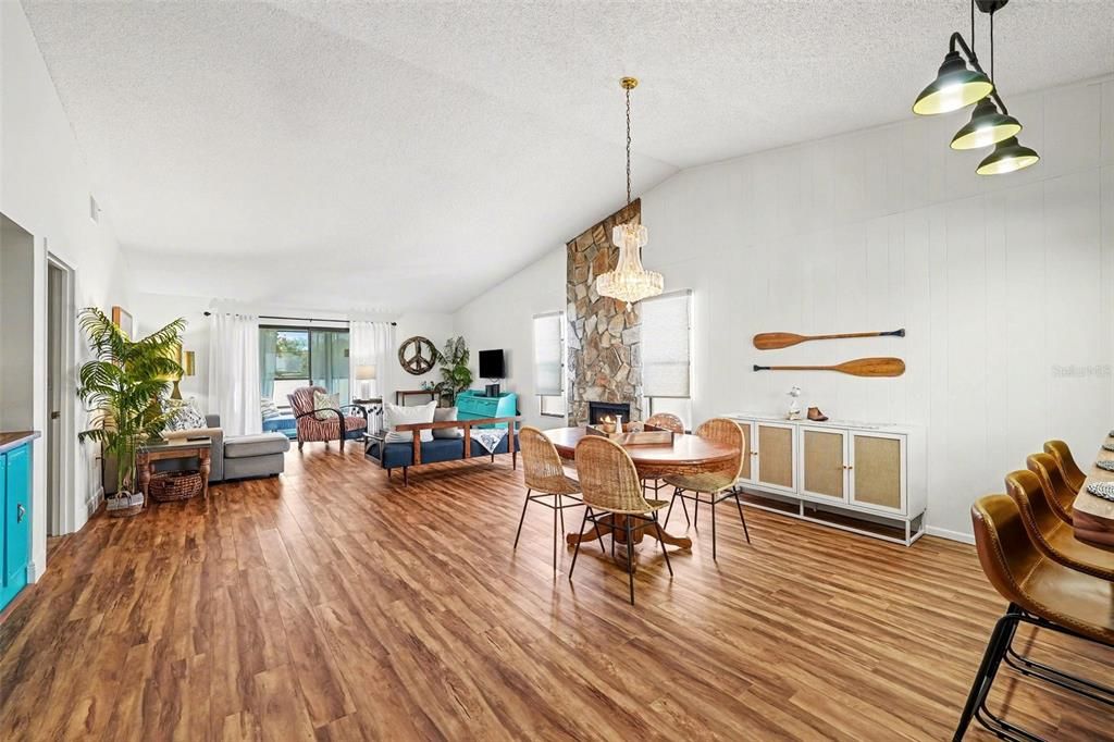 For Sale: $117,000 (2 beds, 2 baths, 1320 Square Feet)
