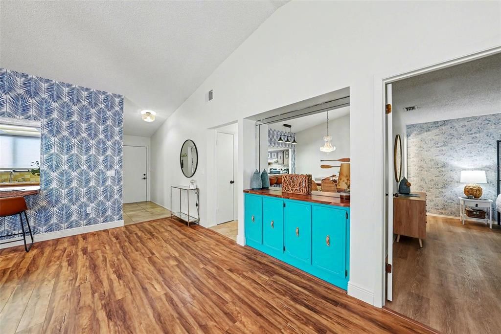For Sale: $117,000 (2 beds, 2 baths, 1320 Square Feet)