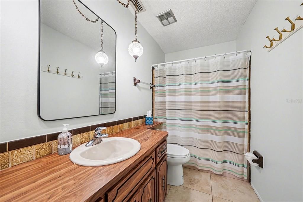 For Sale: $117,000 (2 beds, 2 baths, 1320 Square Feet)