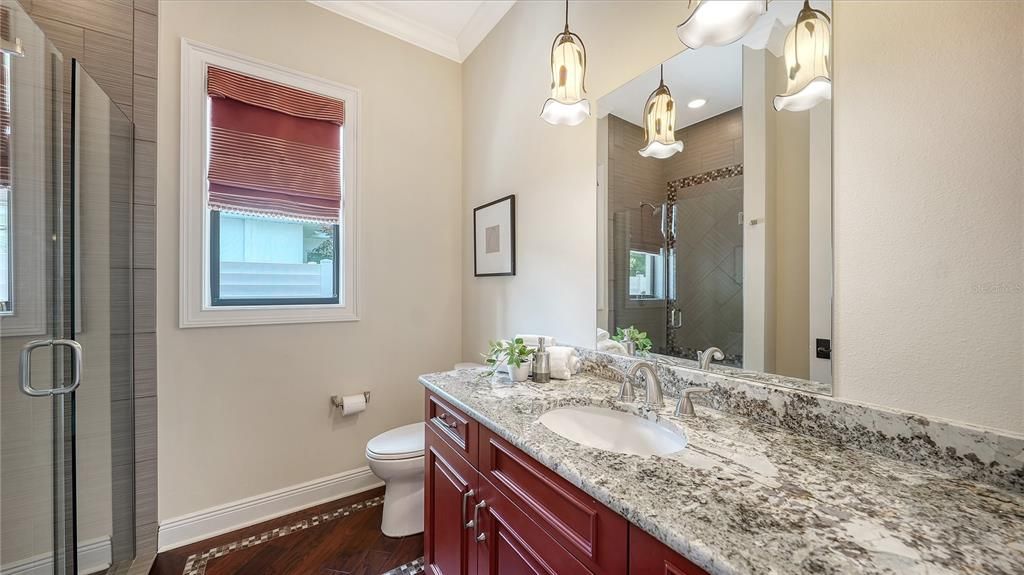Activo con contrato: $2,499,990 (4 camas, 3 baños, 3215 Pies cuadrados)
