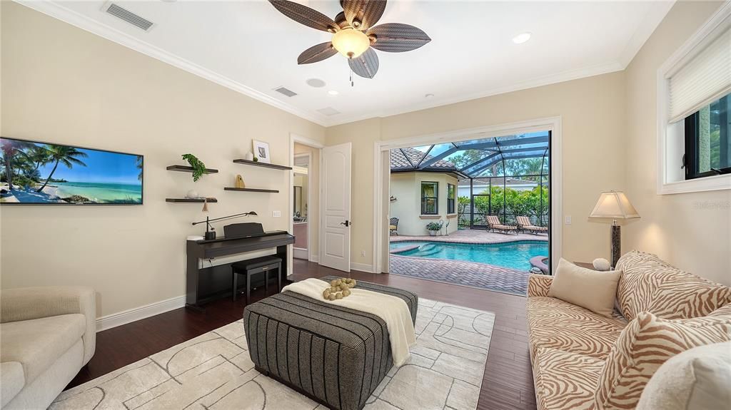 Activo con contrato: $2,499,990 (4 camas, 3 baños, 3215 Pies cuadrados)