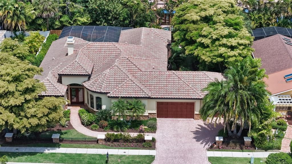 Activo con contrato: $2,499,990 (4 camas, 3 baños, 3215 Pies cuadrados)