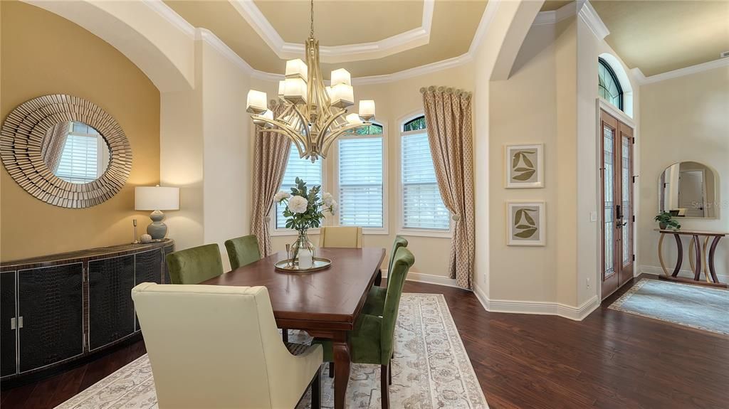 Activo con contrato: $2,499,990 (4 camas, 3 baños, 3215 Pies cuadrados)