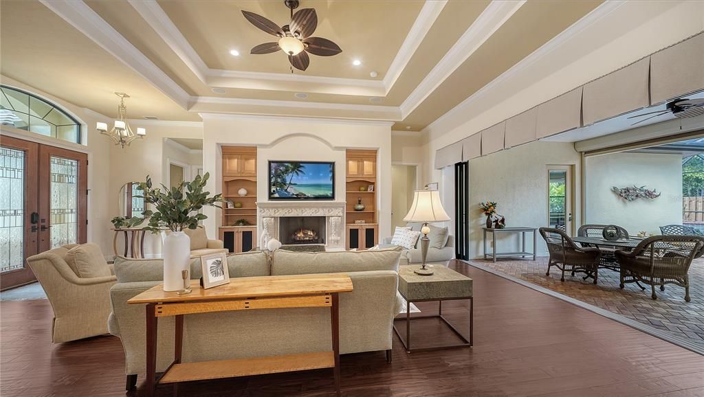 Activo con contrato: $2,499,990 (4 camas, 3 baños, 3215 Pies cuadrados)