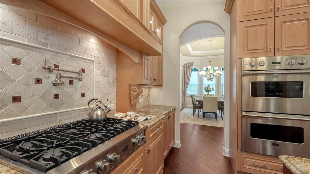 Activo con contrato: $2,499,990 (4 camas, 3 baños, 3215 Pies cuadrados)