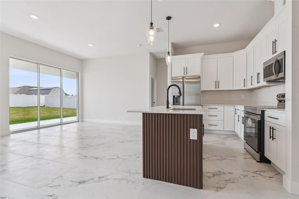 Active With Contract: $365,000 (4 beds, 3 baths, 1931 Square Feet)