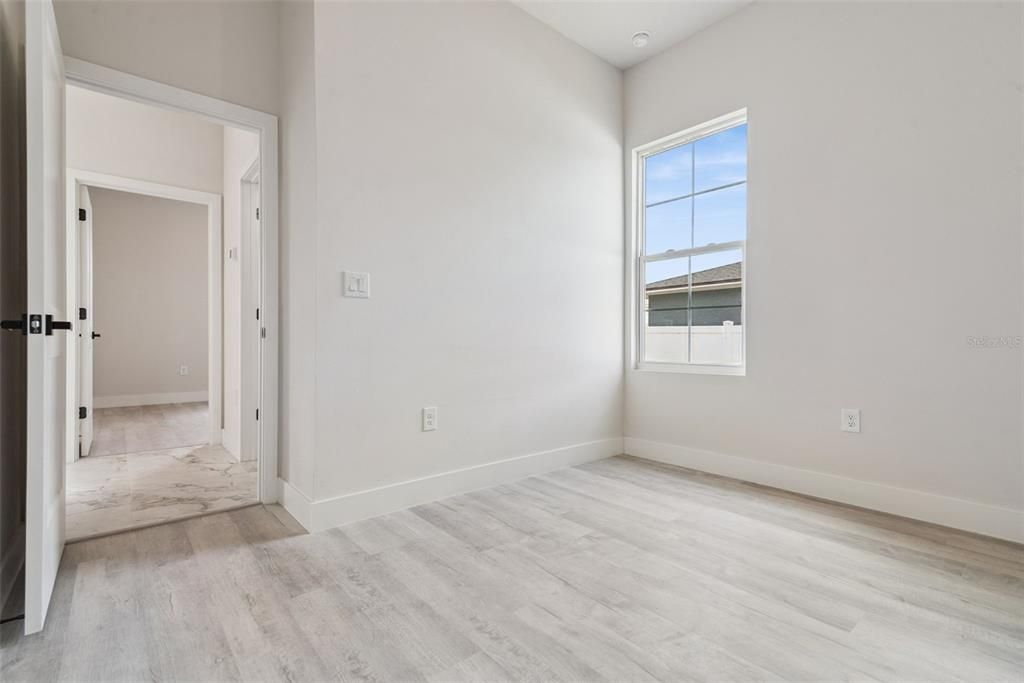 Active With Contract: $365,000 (4 beds, 3 baths, 1931 Square Feet)