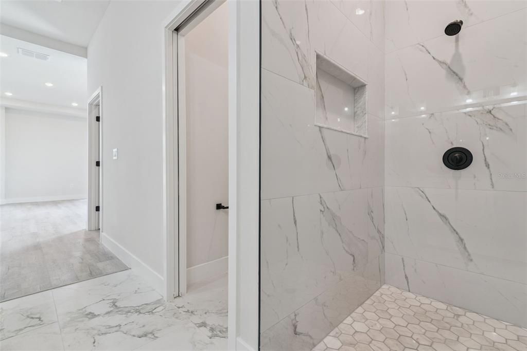 Active With Contract: $365,000 (4 beds, 3 baths, 1931 Square Feet)