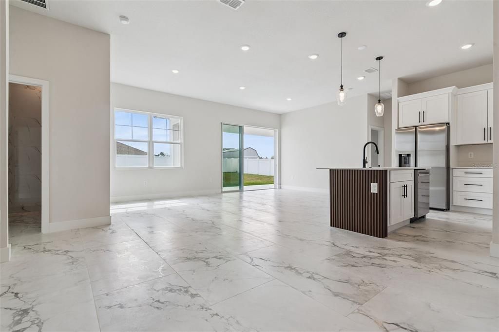 Active With Contract: $365,000 (4 beds, 3 baths, 1931 Square Feet)
