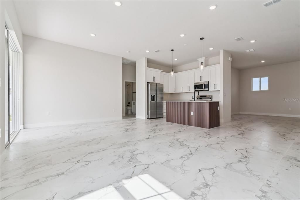 Active With Contract: $365,000 (4 beds, 3 baths, 1931 Square Feet)