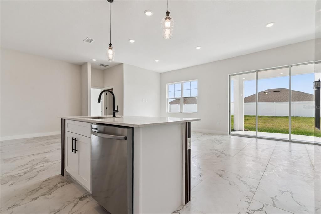 Active With Contract: $365,000 (4 beds, 3 baths, 1931 Square Feet)