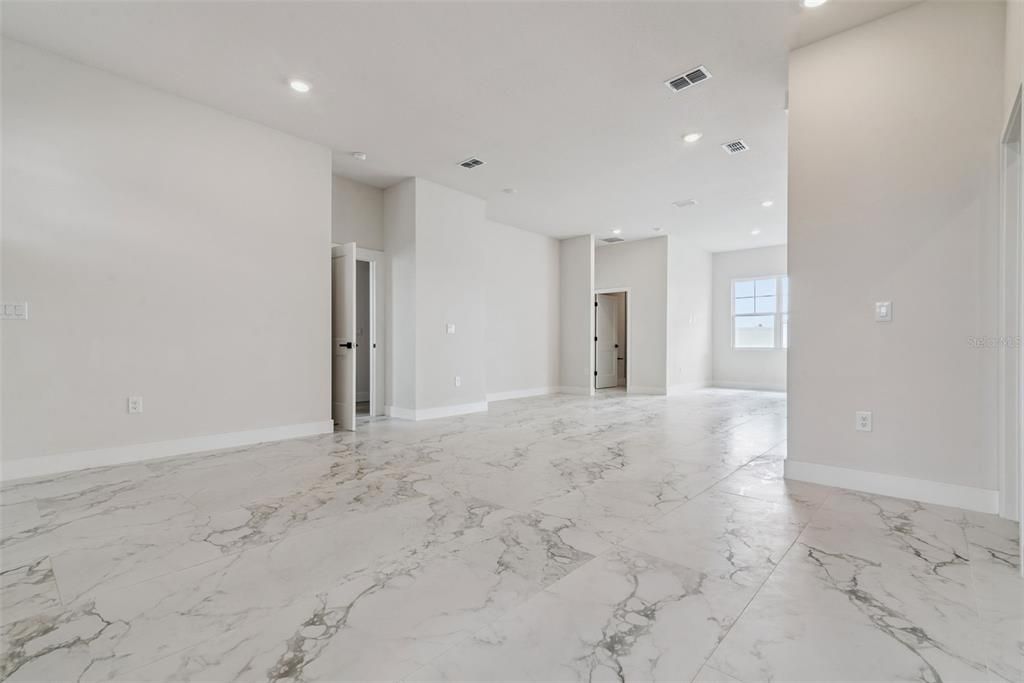 Active With Contract: $365,000 (4 beds, 3 baths, 1931 Square Feet)