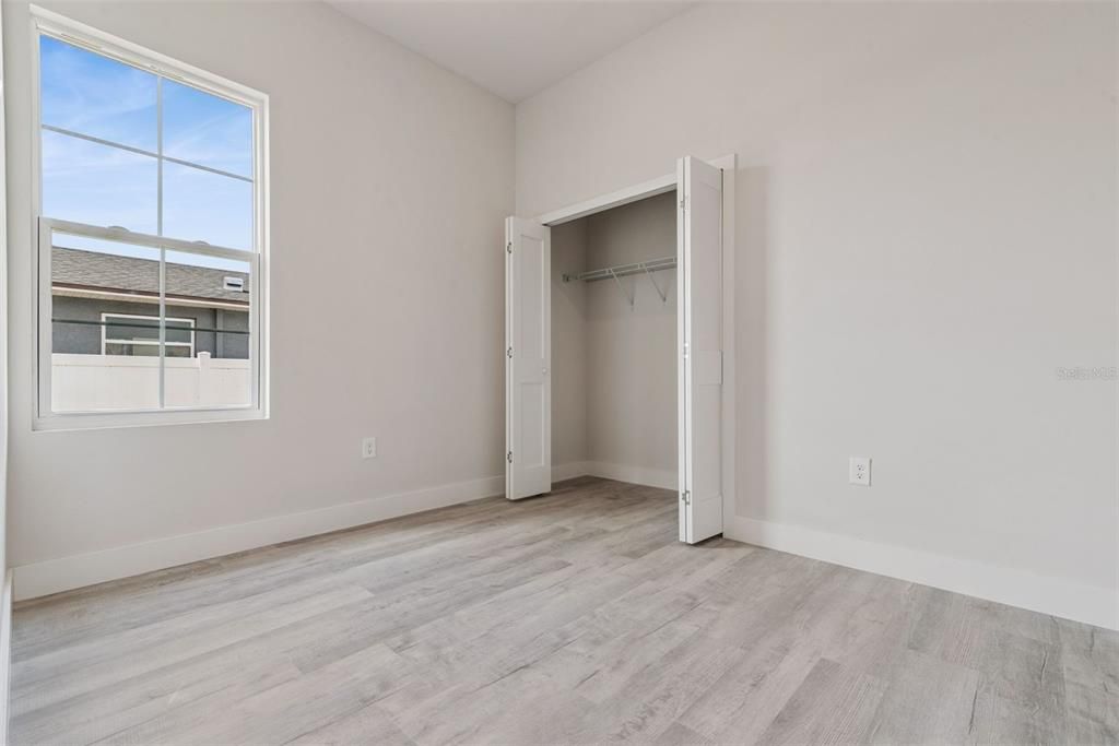 Active With Contract: $365,000 (4 beds, 3 baths, 1931 Square Feet)