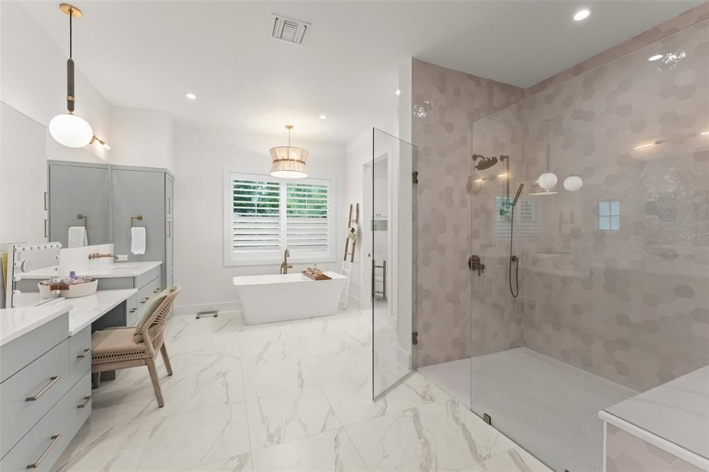 For Sale: $3,799,000 (5 beds, 5 baths, 5450 Square Feet)