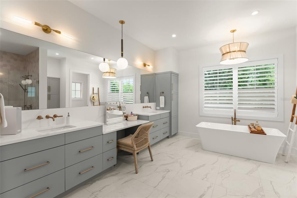 For Sale: $3,799,000 (5 beds, 5 baths, 5450 Square Feet)