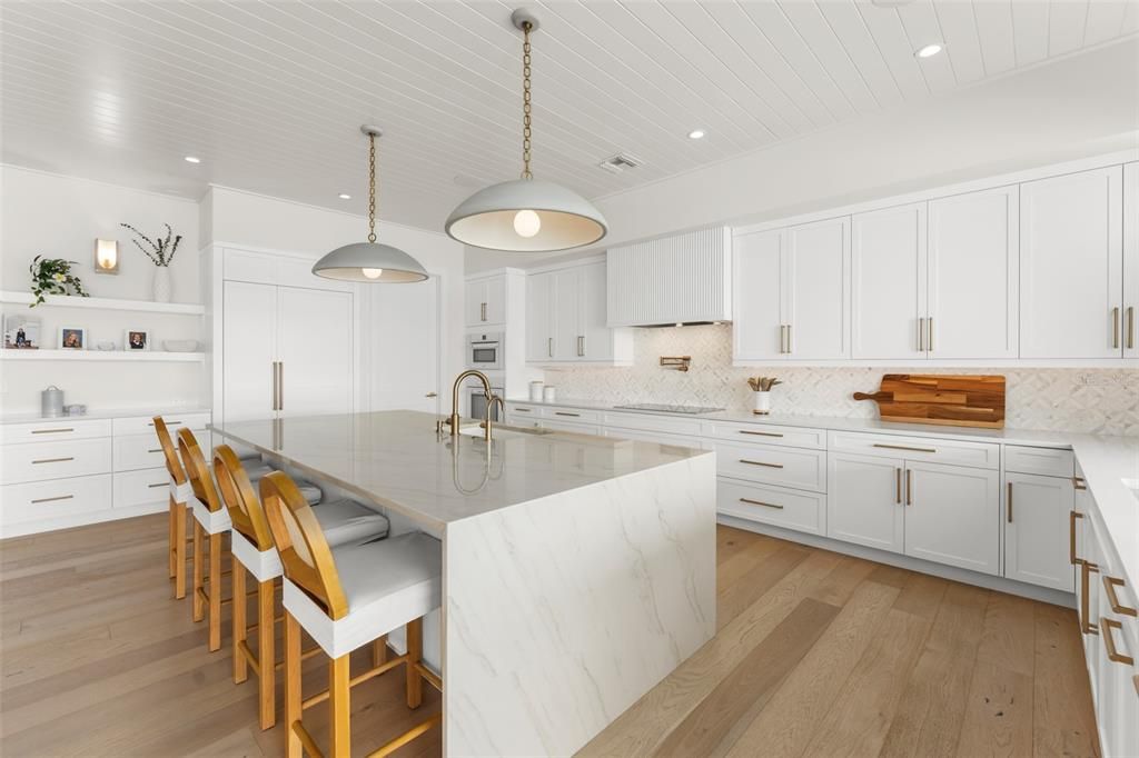 For Sale: $3,799,000 (5 beds, 5 baths, 5450 Square Feet)