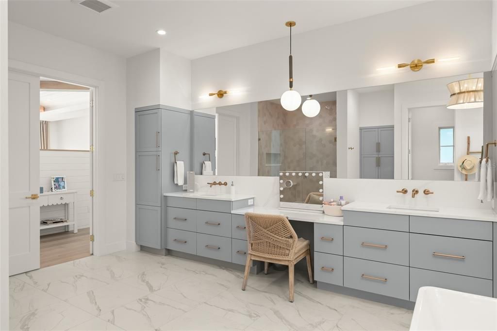 For Sale: $3,799,000 (5 beds, 5 baths, 5450 Square Feet)