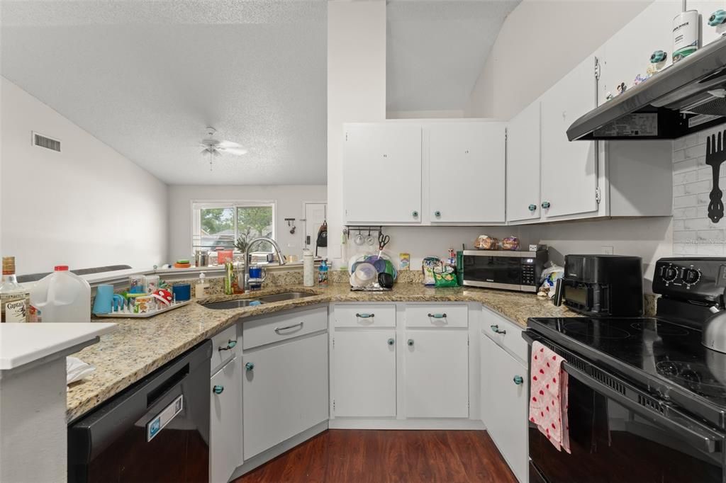 En Venta: $255,000 (3 camas, 2 baños, 1011 Pies cuadrados)