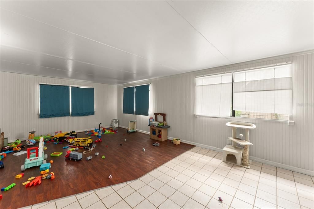En Venta: $255,000 (3 camas, 2 baños, 1011 Pies cuadrados)