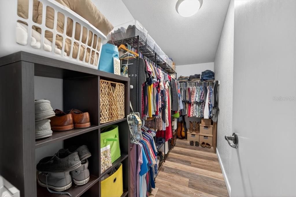 En Venta: $575,000 (4 camas, 2 baños, 2094 Pies cuadrados)