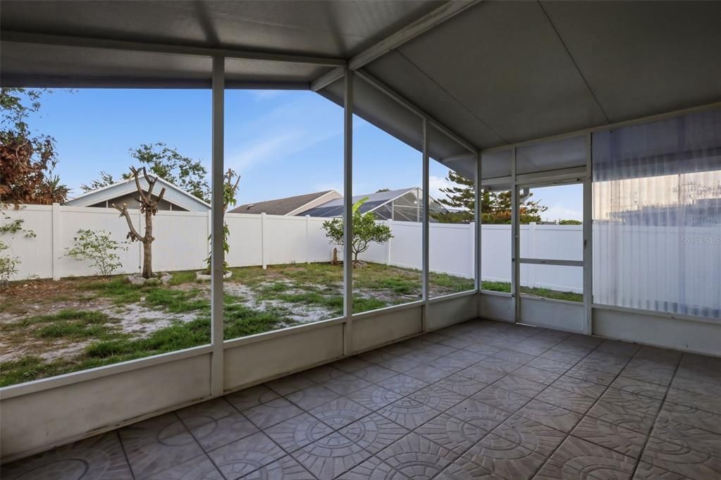 Под контрактом: $340,000 (3 спален, 2 ванн, 1178 Квадратных фут)