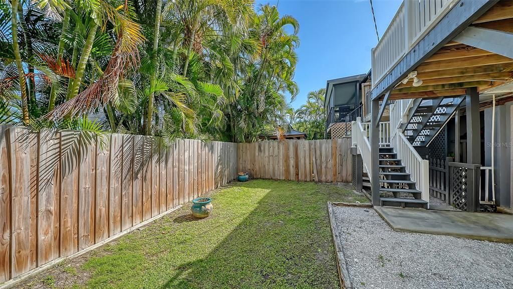 For Sale: $700,000 (2 beds, 2 baths, 860 Square Feet)