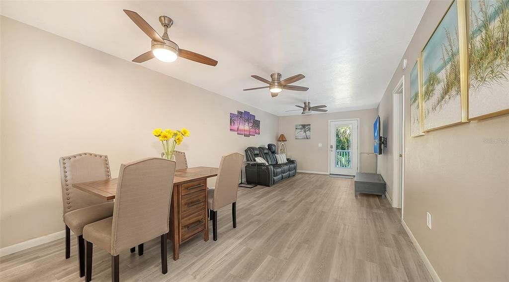 For Sale: $700,000 (2 beds, 2 baths, 860 Square Feet)