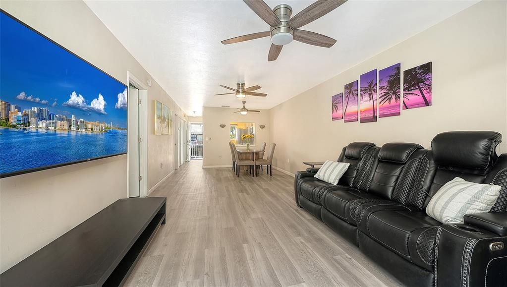 For Sale: $700,000 (2 beds, 2 baths, 860 Square Feet)
