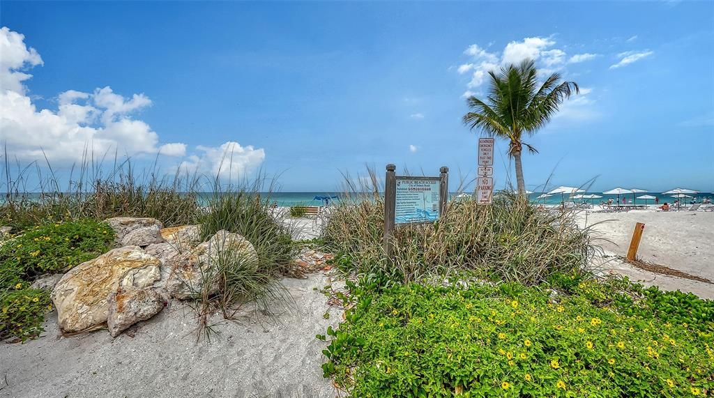 For Sale: $700,000 (2 beds, 2 baths, 860 Square Feet)