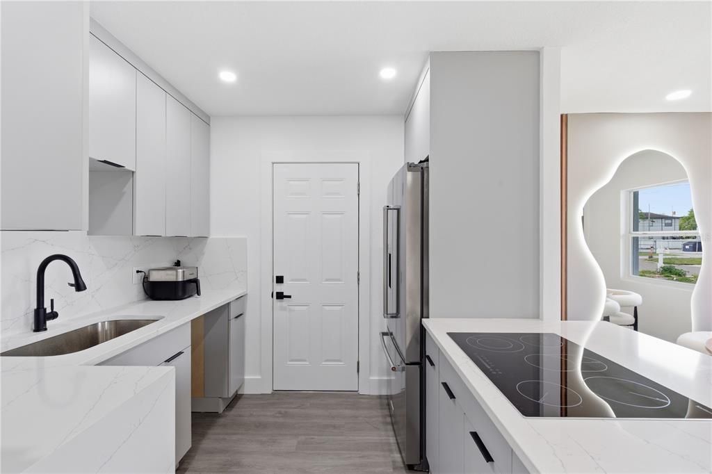 Active With Contract: $3,000 (4 beds, 3 baths, 1795 Square Feet)