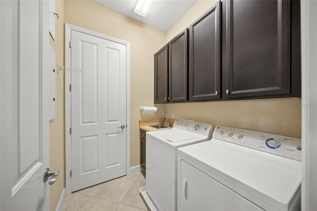 Active With Contract: $795,000 (2 beds, 2 baths, 2002 Square Feet)