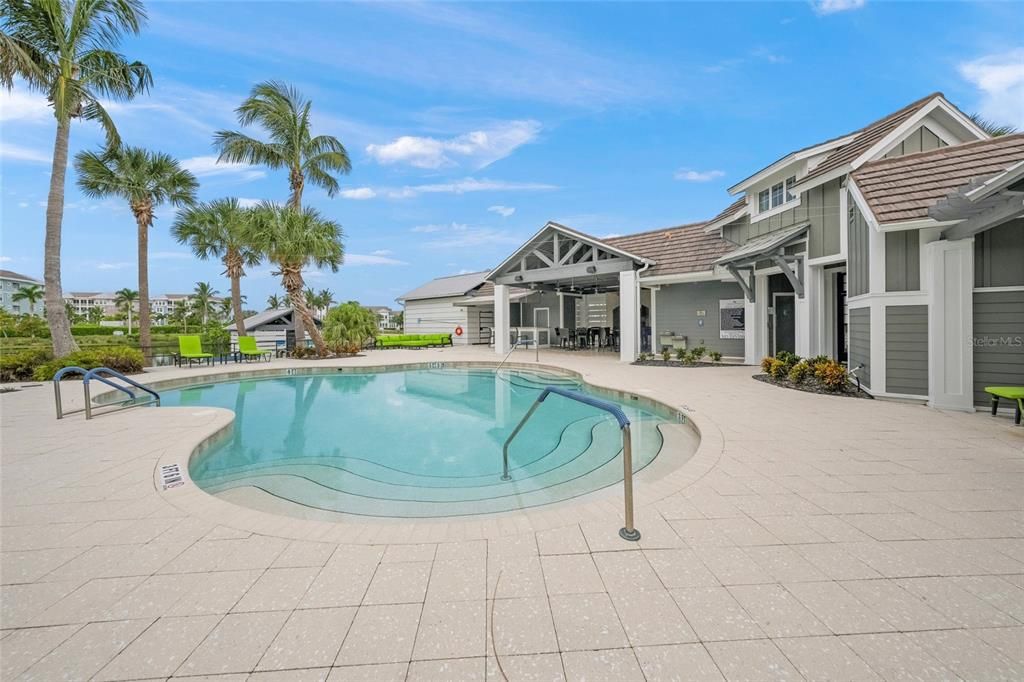 Active With Contract: $795,000 (2 beds, 2 baths, 2002 Square Feet)