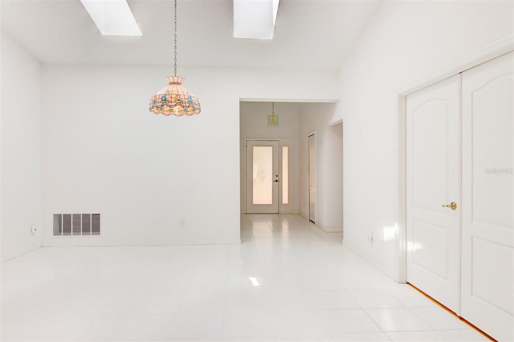 En Venta: $349,000 (3 camas, 2 baños, 1734 Pies cuadrados)
