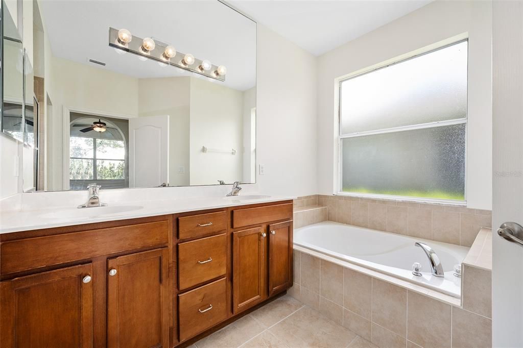 En Venta: $283,000 (2 camas, 2 baños, 1632 Pies cuadrados)