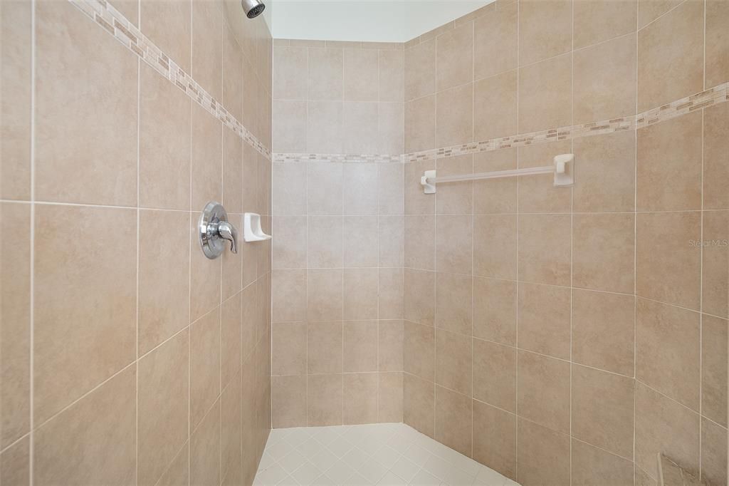 En Venta: $283,000 (2 camas, 2 baños, 1632 Pies cuadrados)