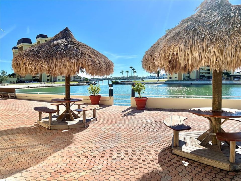 For Rent: $1,750 (1 beds, 1 baths, 860 Square Feet)