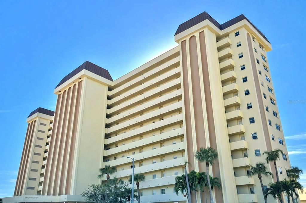 For Rent: $1,750 (1 beds, 1 baths, 860 Square Feet)