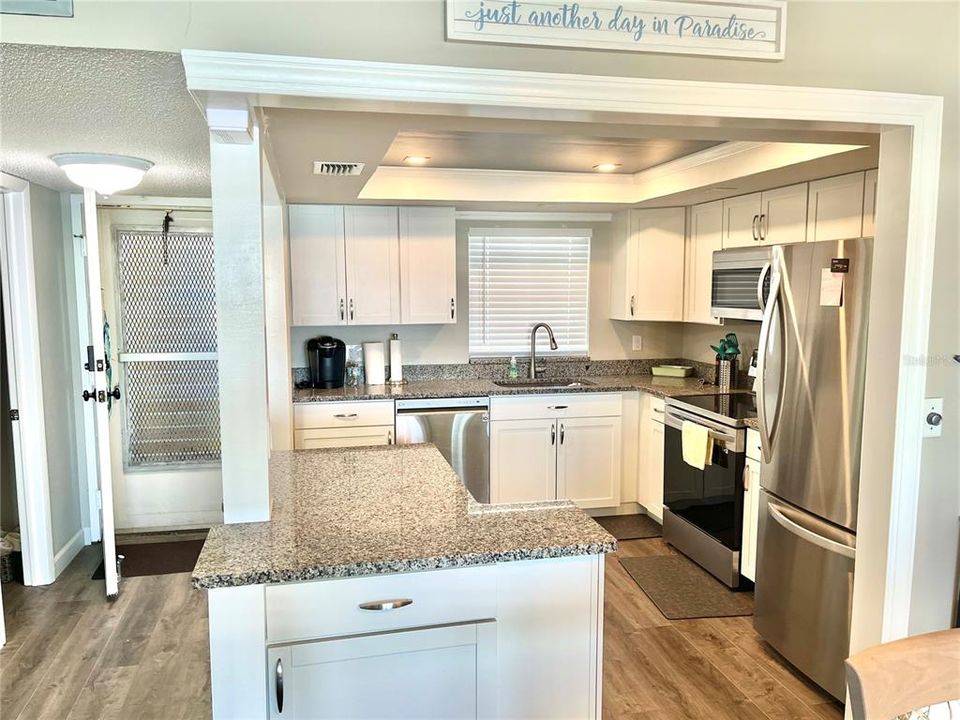 For Rent: $1,750 (1 beds, 1 baths, 860 Square Feet)