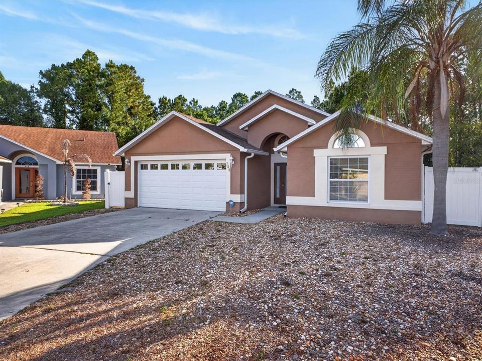 Active With Contract: $389,900 (4 beds, 3 baths, 1822 Square Feet)