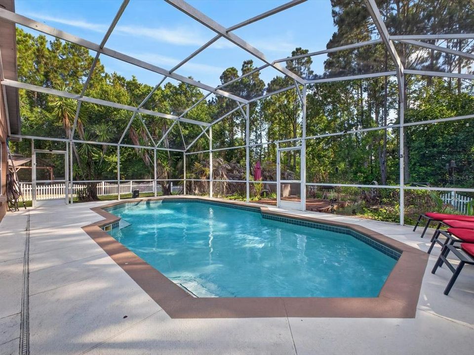 Active With Contract: $389,900 (4 beds, 3 baths, 1822 Square Feet)