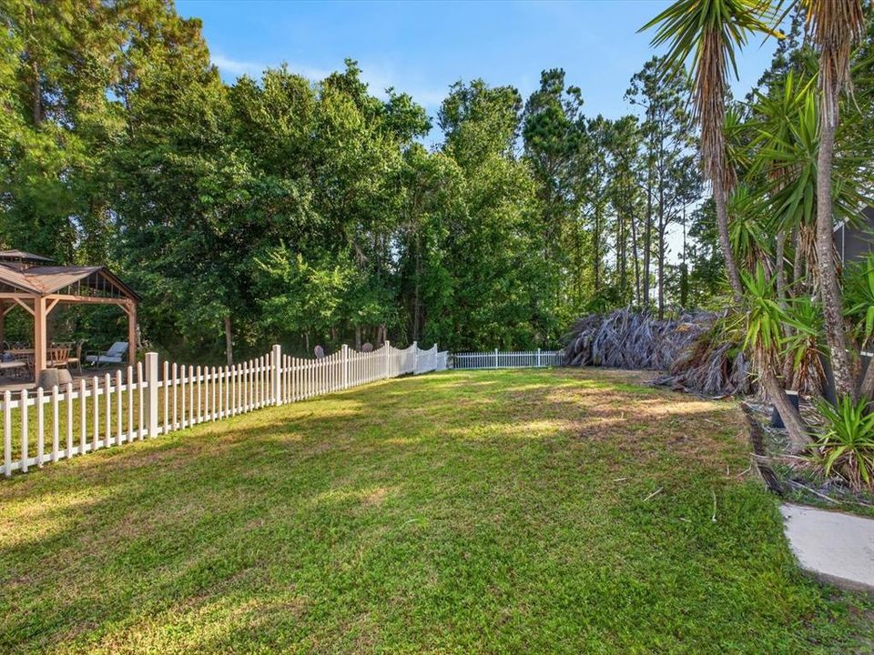 Active With Contract: $389,900 (4 beds, 3 baths, 1822 Square Feet)